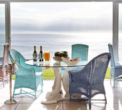Enjoy a drink, light lunch or a coffee break on the open-air patio, framed by beautiful ocean views.