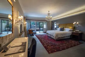 The spacious Luxury SUite.