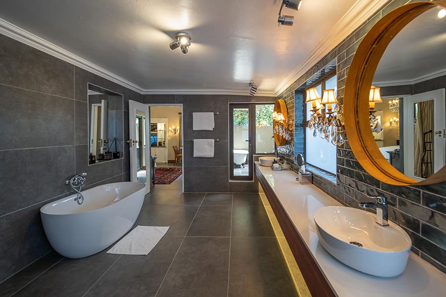 the-residence-hotel-johannesburg-luxury-suite-bathroom