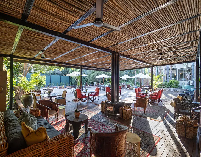 Communal area to mingle with the other guests.