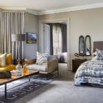 Las habitaciones están elegantemente decoradas con colores suaves y motivos cautivadores.