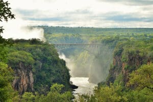 Explore las cataratas Victoria.