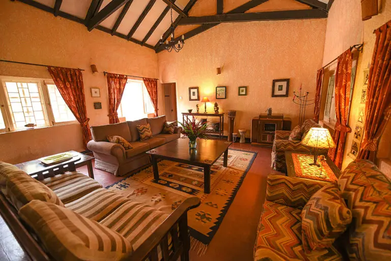 TheBomaEntebbe-Interior-Lounge