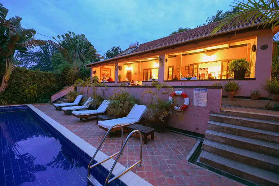 TheBomaEntebbe-Piscina-Vista real