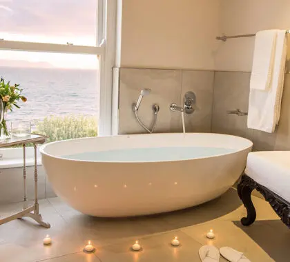 TheMarineHermanus-Bathroom-LuxuryRoom