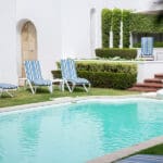 Una piscina acogedora.
