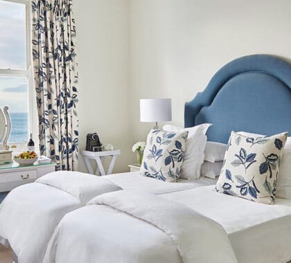 TheMarineHermanus-UpperLevelBedroom-Twinbed