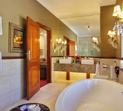TheResidenceJohannesburg-Bathroom-LuxuryRoom