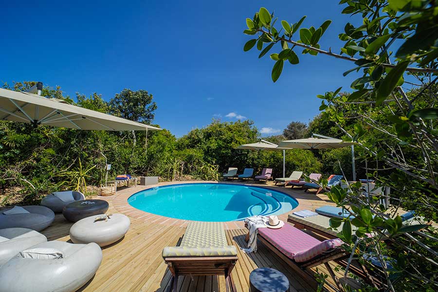 Piscina del Thonga Beach Lodge.