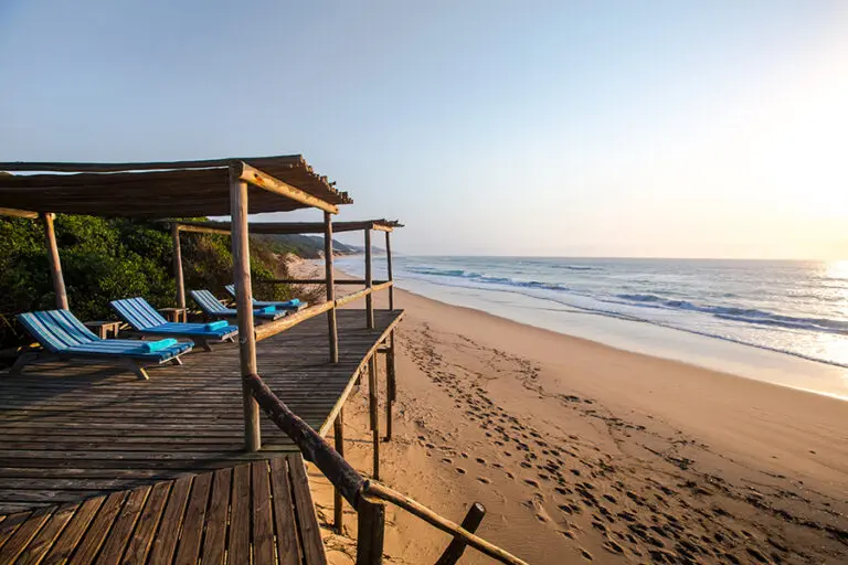 ThongaBeachLodge-Exterior-Beach