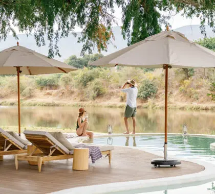 Vista de la piscina y el río Chongwe. 