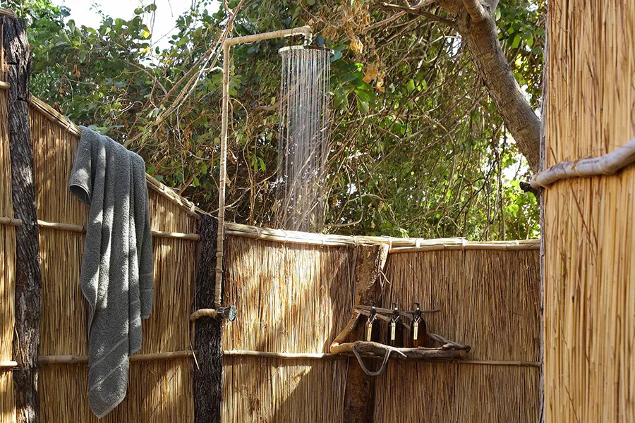 time-tide-nsolo-south-luangwa-zambia-outdoor-shower