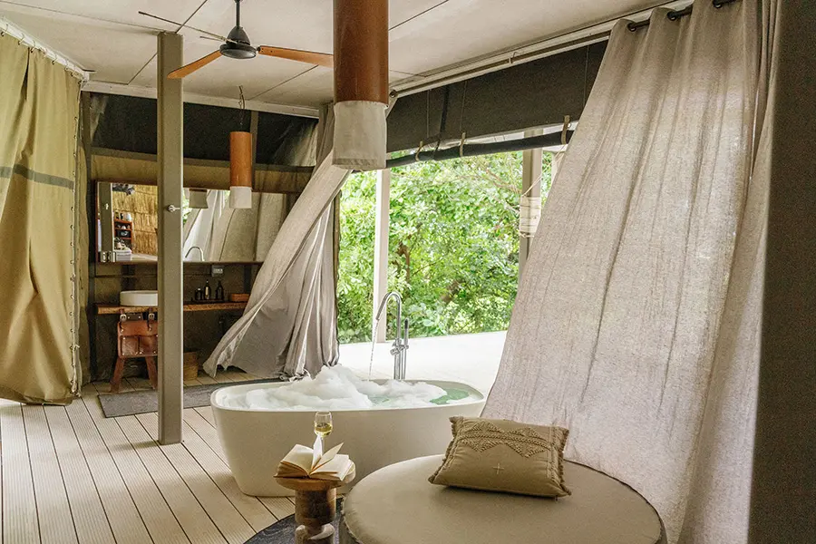 timetide-chinzombo-zambia-south-luangwa-room-interior