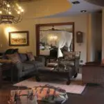 Este lodge resucita los estándares coloniales de los viajes de safari, combinando un excelente avistamiento de fauna salvaje con un lujo de primera categoría.