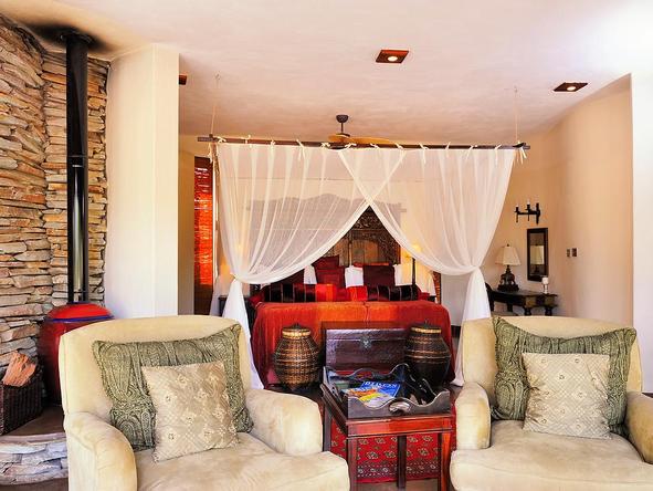 The private suites are luxurious and elegantly furnished in a colonial African style.
