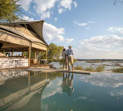 Sumérjase en la naturaleza indómita de África en el campamento Toka Leya.