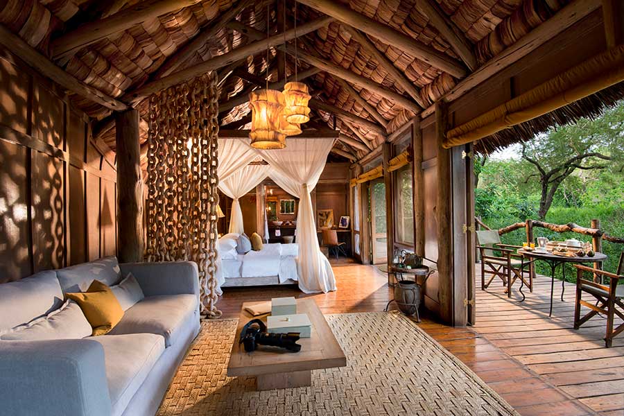 Interior de la suite en el andBeyond Lake Manyara Tree Lodge.