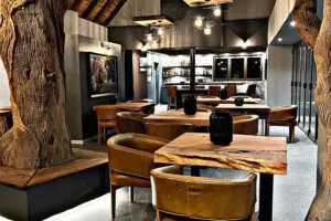 Dining room.
