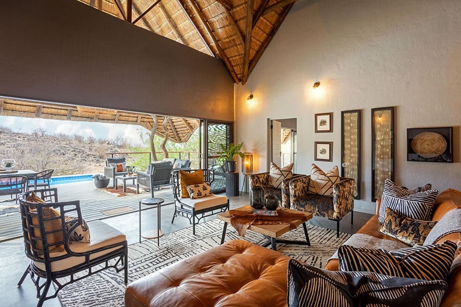 tuningi-safari-lodge-kruger-_family-suite-lounge