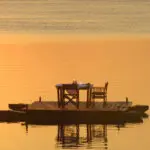 Varios lodges ofrecen cenas a mitad del río Zambeze, ¡siempre tendrá garantizada la mejor mesa!