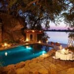 Con vistas al río Zambeze, el extraordinario Tongabezi Lodge es desde hace tiempo uno de nuestros principales destinos de luna de miel.
