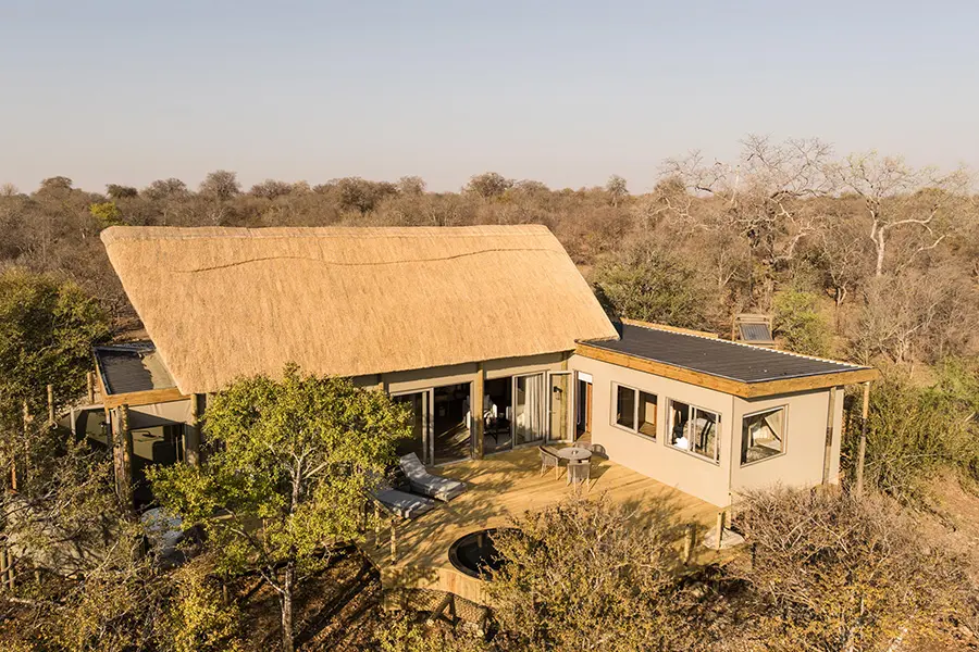 victoria-falls-river-lodge-_superior-family-tent-exterior