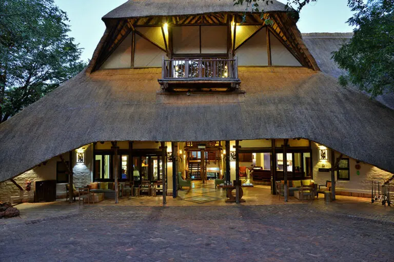 victoria-falls-safai-lodge-exterior-2