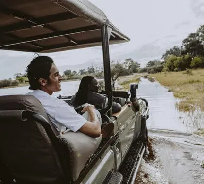 Los safaris atraviesan terrenos escarpados, lo que aumenta la aventura. 