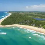 White Pearl Resorts Ponta Mamoli está situado en un tramo virgen de playa privada en la costa sudoriental de Mozambique.