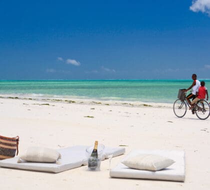 Si el balneario o el centro de kitesurf no le retrasan, pase un rato tomando el sol en una playa deslumbrante.