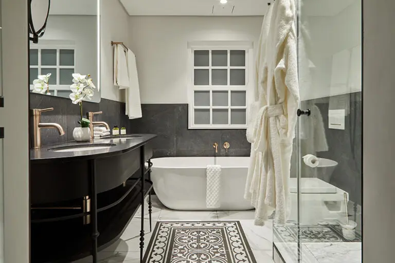 En suite bathroom