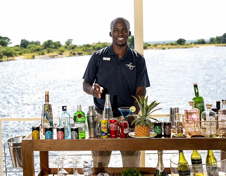 zambezi-queen-stern-lounge-bar