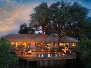 Esta casa de campaña de 2 camas tiene todo lo que una familia o un grupo de amigos puede desear en un safari.
