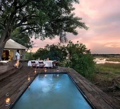 Disfrute de impresionantes vistas del atardecer desde su terraza privada y piscina.