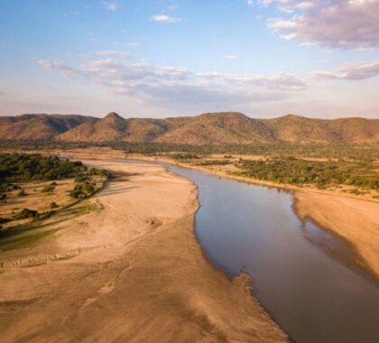 Views consist of the Kapamba river and the surrounding plains.