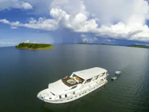 Spend your days relaxing, soaking up the sun and enjoying the incredible destination of Lake Kariba.
