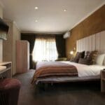 Cada suite, totalmente equipada, ofrece todas las comodidades que se esperan de un hotel de lujo a gran escala.