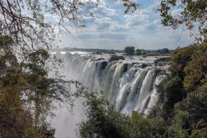 Explore la "capital africana de la aventura", las cataratas Victoria.