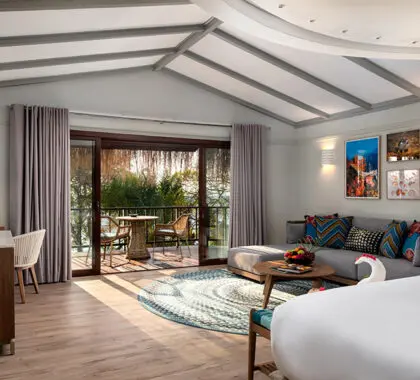 Alójese en las modernas y cómodas suites del Anantara Bazaruto.