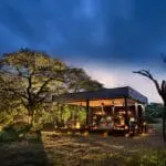 Safari por un humedal en Phinda Vlei Lodge. | AndBeyond Phinda Vlei Lodge