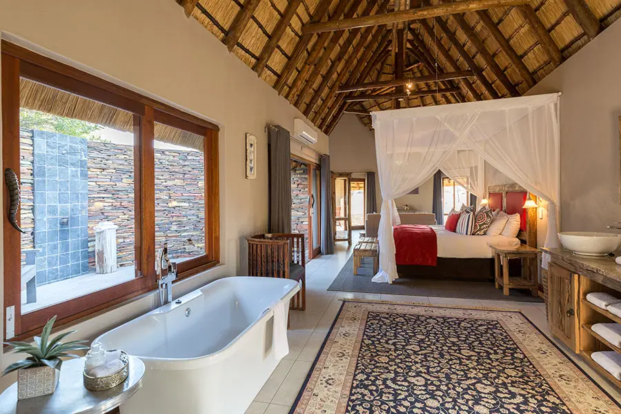 Habitaciones de lujo con baño.