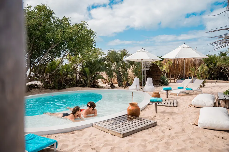 Peri Peri Beah Club.