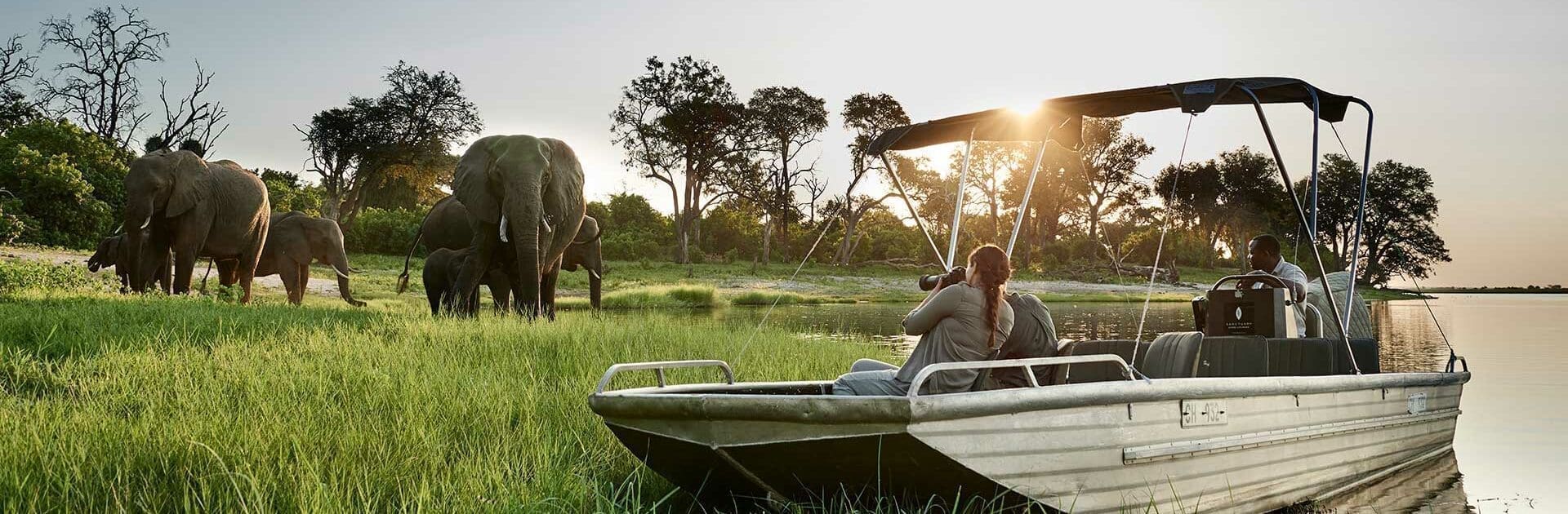 banner-Sanctuary-Chobe-Chilwero-Lodge-water-sfari-on-the-Chobe-River