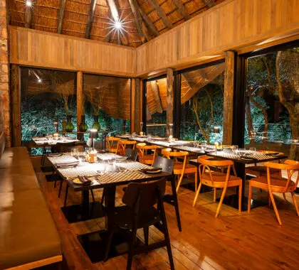 Cenar en Bayethe.