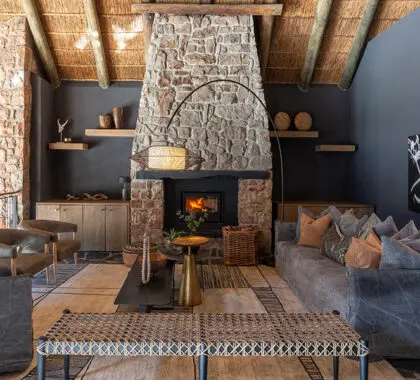 Salón en Bayethe.