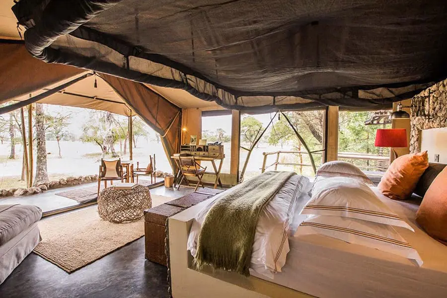 chem-chem-lodge-safari-tanzania-acomodation-luxury-bedroom-tented-suite
