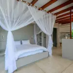 Modern and simple suites invite you to fall into a comfortable bed at the end of a perfect day in paradise.
