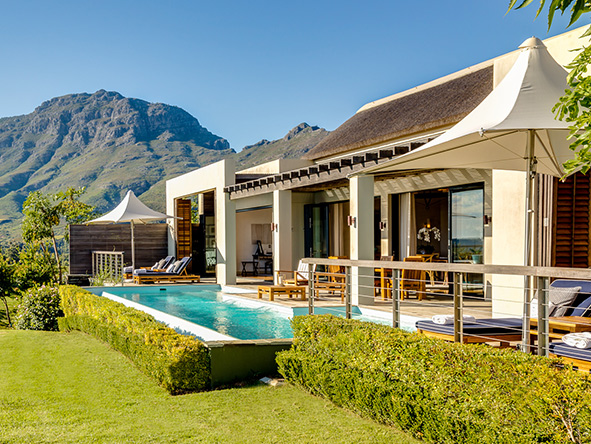 Ideal for honeymooners and for discerning guests looking for an extra-special stay, Delaire Graaf goes the extra mile.
