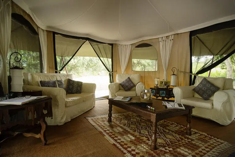 A spacious lounge area welcomes you to relax in ultimate privacy. 