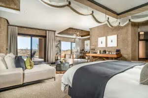 Interior de su suite de lujo.